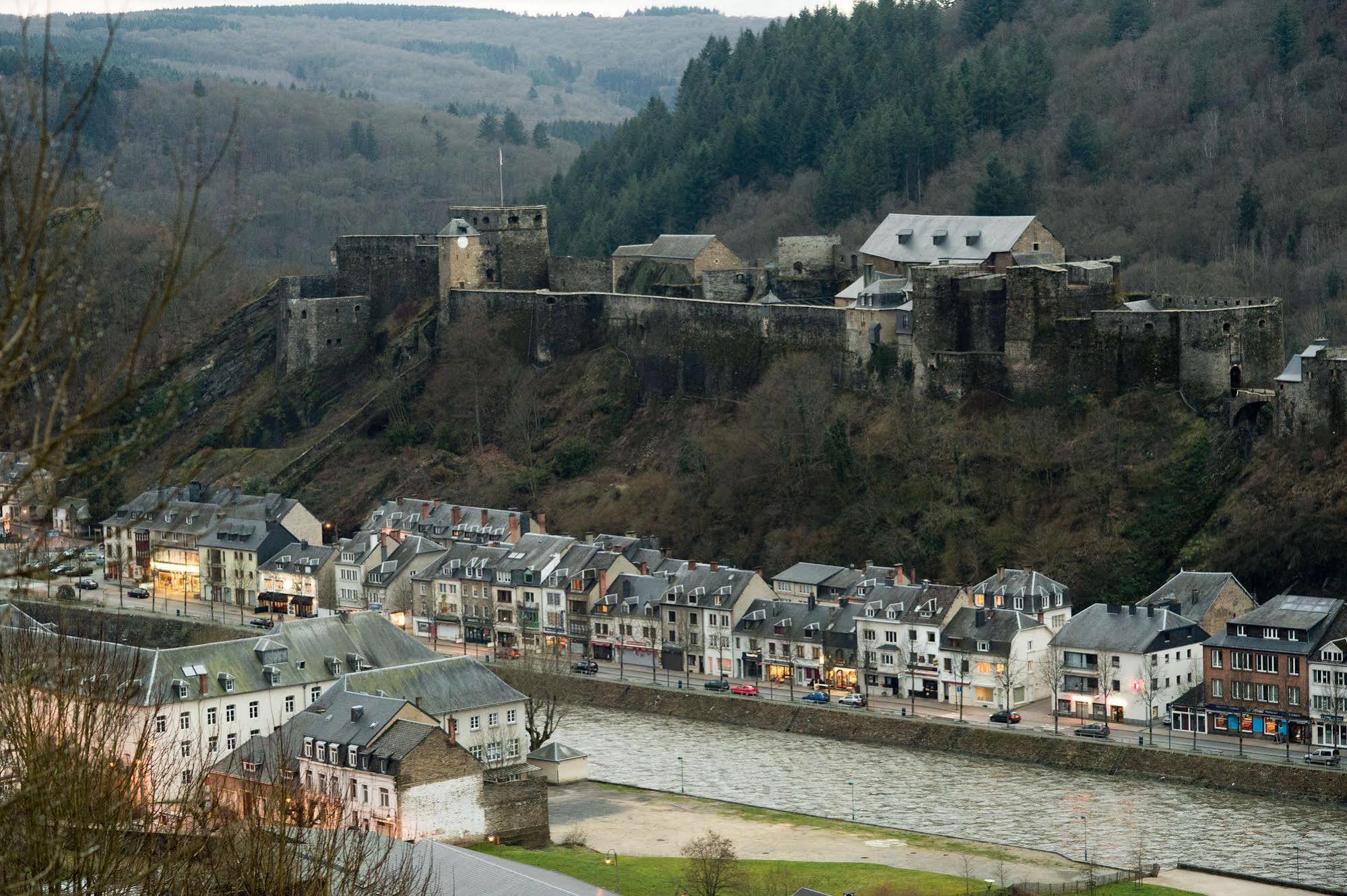 Auberge De Jeunesse De Bouillon Eksteriør billede